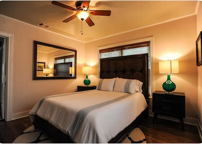 The Coyle Cabin - Close To Downtown, Stadiums, U Of H, Med Center Houston